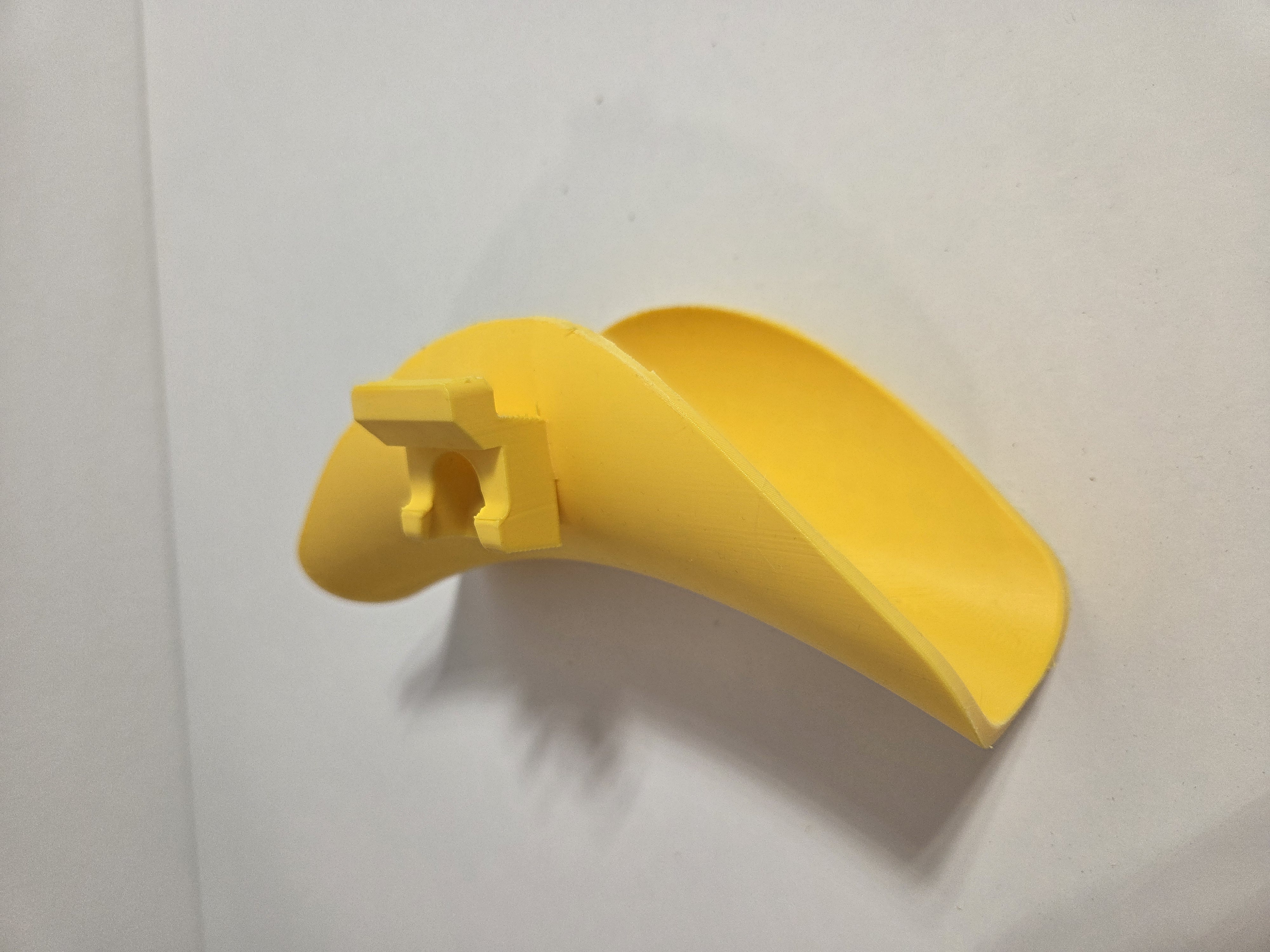 3D-printad laddkabelhållare för Volvo V90 – PLA