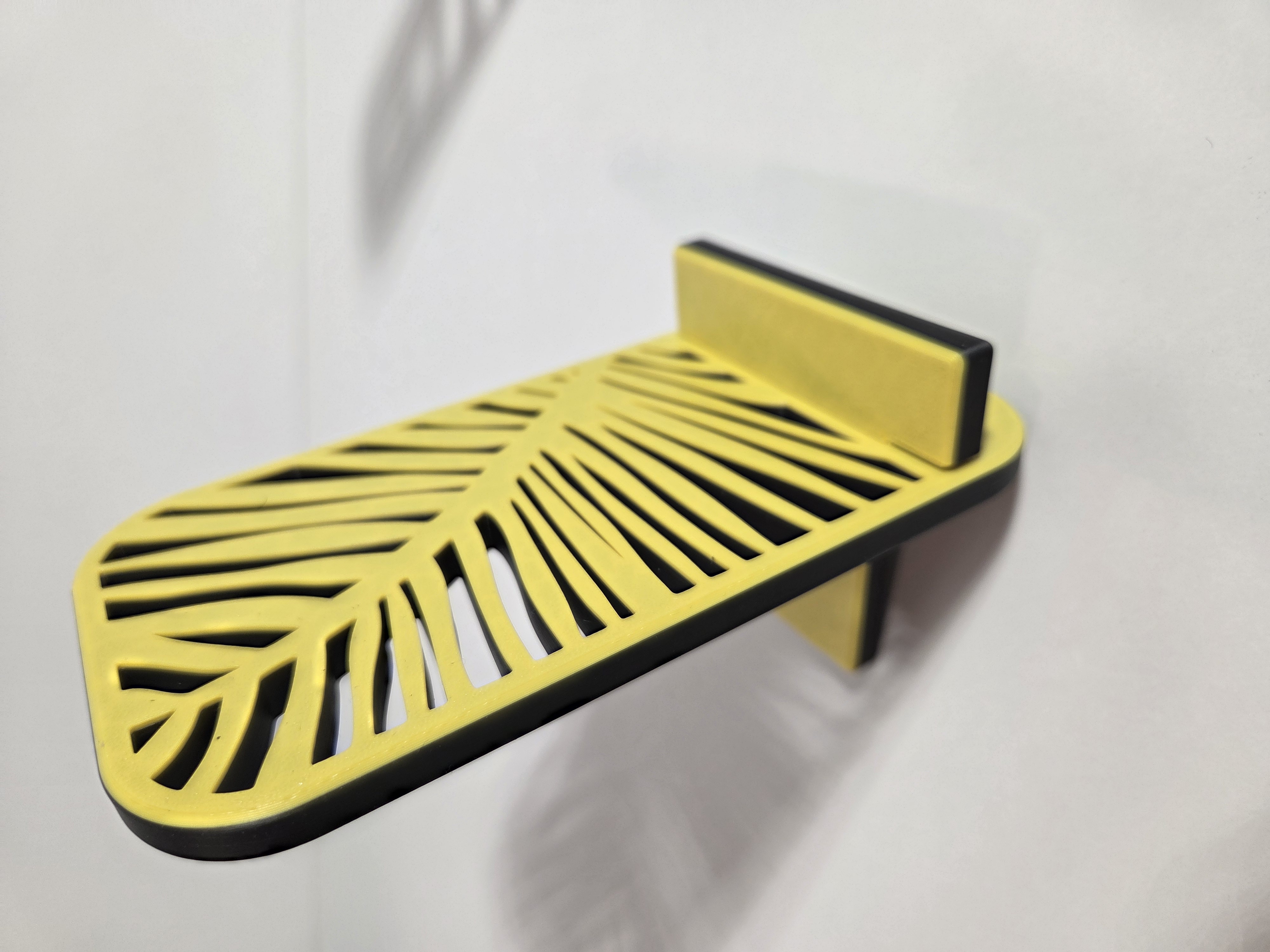 Mobilställ med dekorativt bladmönster – 3D-printat
